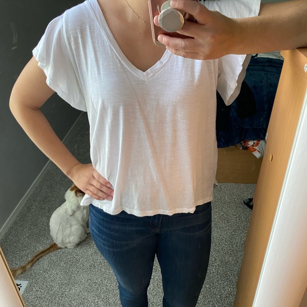 Anthropologie top with cute fluttered sleeves
